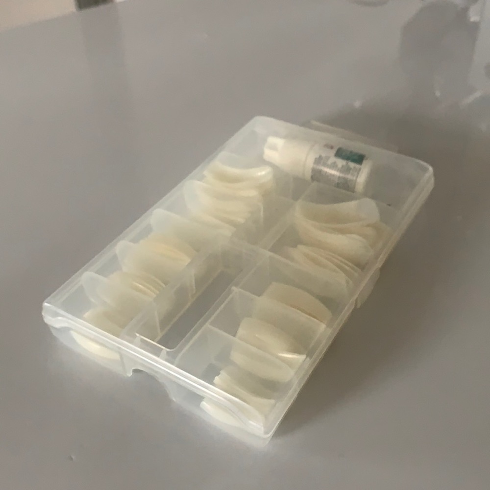 Acrylic nail set